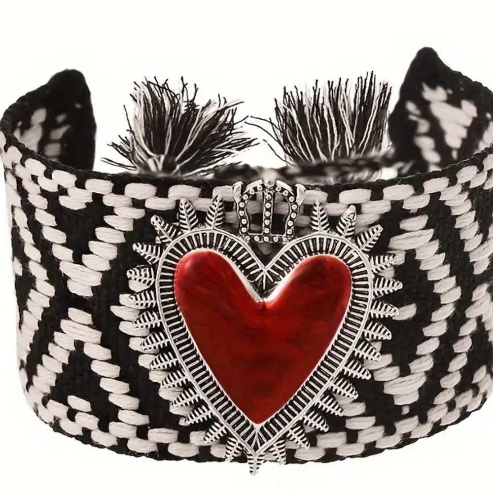 Black and White Heart Bracelet